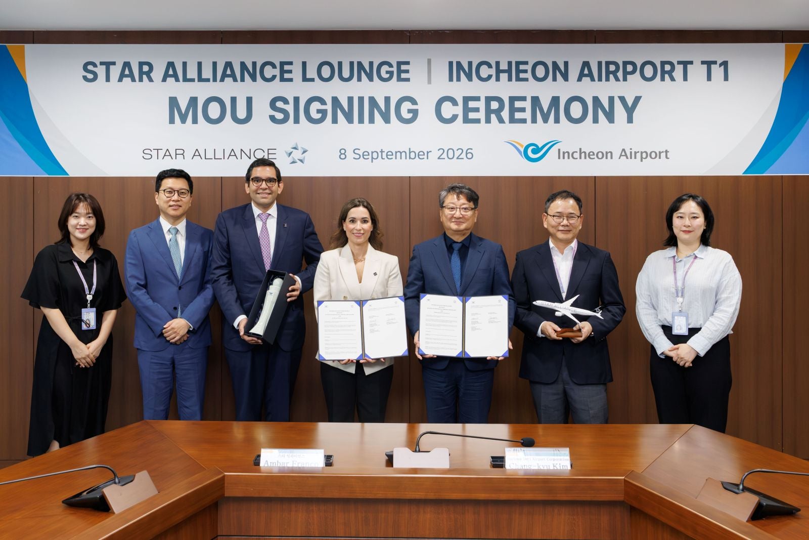 Star Alliance and Incheon International Airport Corporation sign an MOU to launch a dedicated Star Alliance lounge at Incheon Airport Terminal 1.