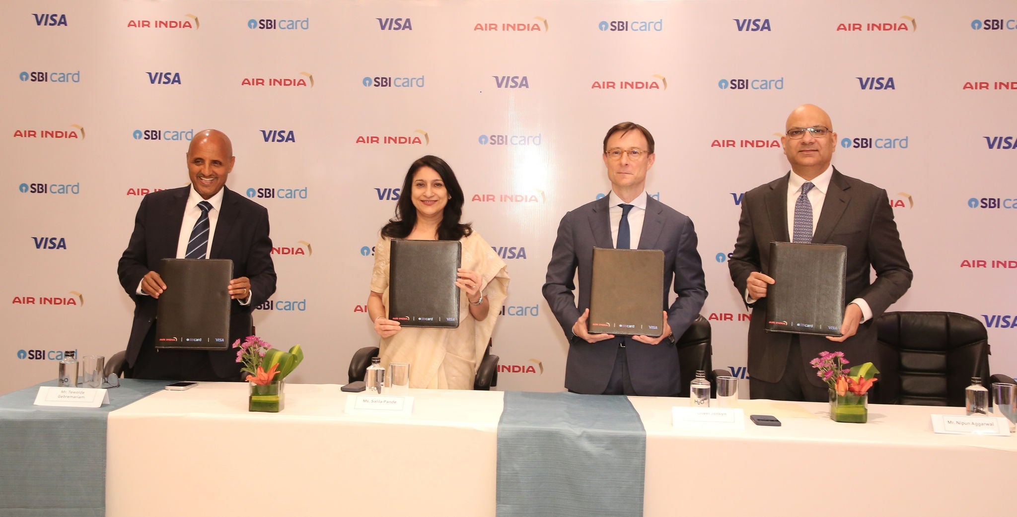 Left to right: Tewolde Gebremariam, CEO & Managing Director, Air India; Salila Pande, Managing Director & Chief Executive Officer, SBI Card; Oliver Jenkyn, Group President, Visa and Nipun Aggarwal, Chief Commercial Officer, Air India